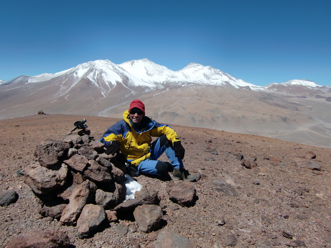 On top of Cerro Los Portezuelos - Cerro Tres Cruzes in the background (with 6748 meters the 2nd highest in this region)