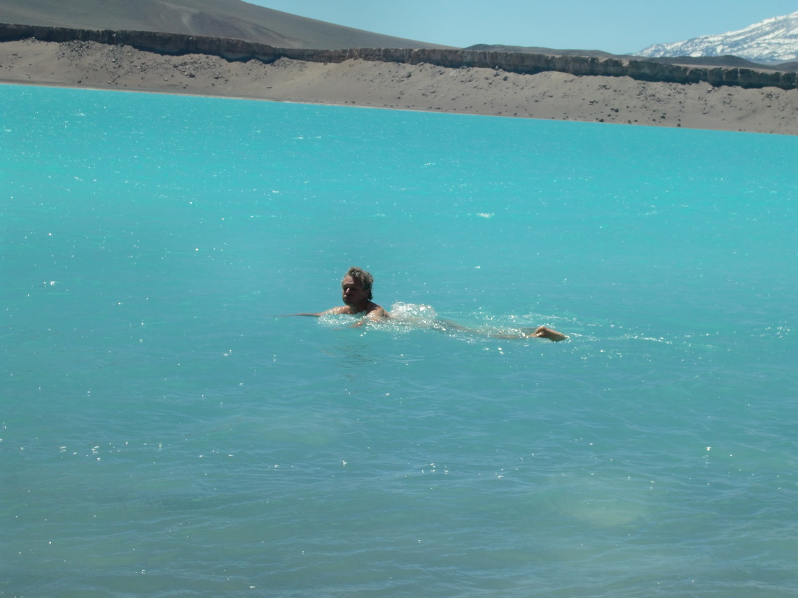 Alfred's highest swim at 4300 meters for ever - It's soooo cold