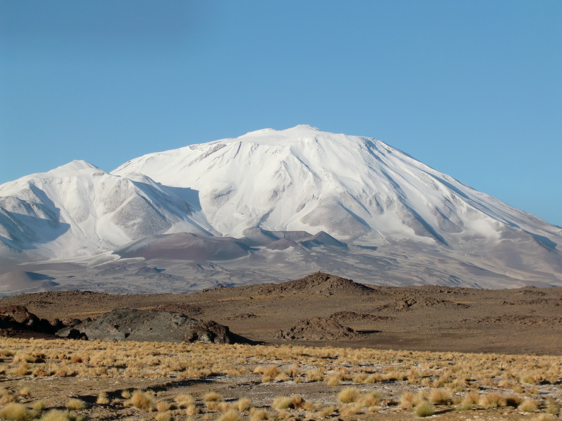 Cerro Incahuashi with lots of snow