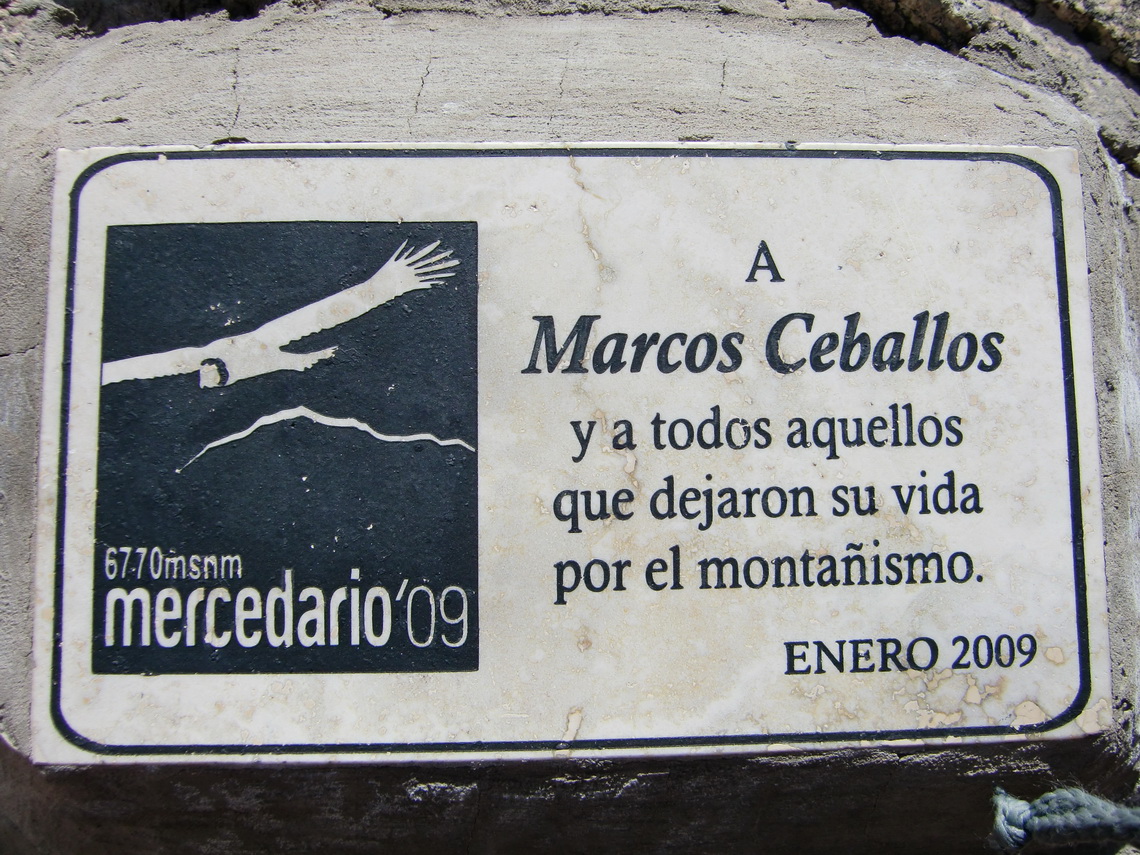 Memorial plate at Guanaquitos