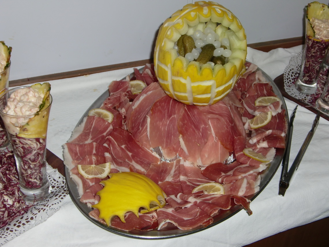 The fall of ham - cascata di prosciutto